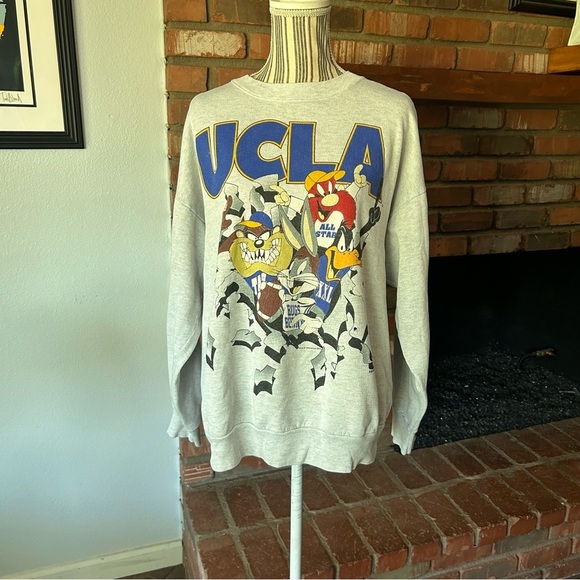 Tsi Tops - VTG TSI UCLA x Looney Tunes Sweatshirt Sz XL